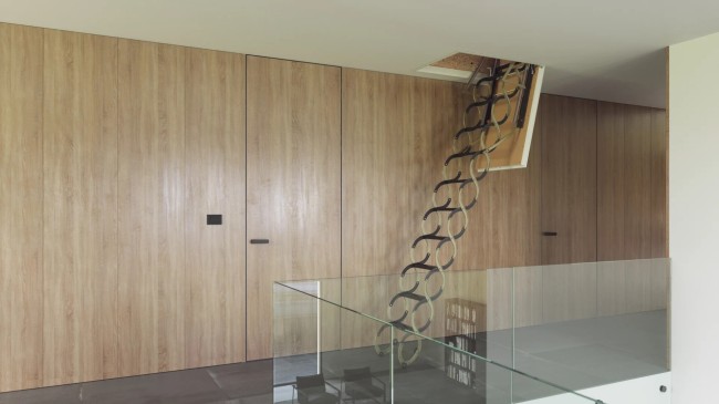 Kovové stahovací schody