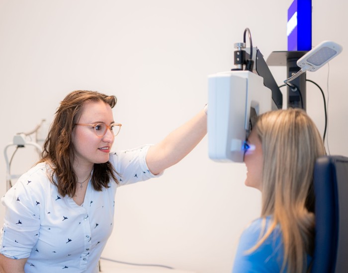 Kontrola očním lékařem vs. optometristou