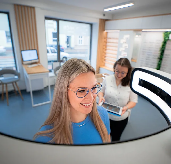 Už žádné tlačení a hledání správné obruby v řadě optik.
