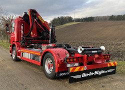 SCANIA P400 - nosič kontejneru + hydraulická ruka