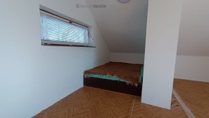 Prodej chaty u rybníku Bezdrev - Zálužice