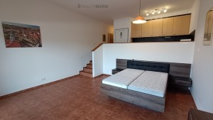 Prodej apartmánu 1+kk s terasou a výhledem na Lipno – Marina Lipno