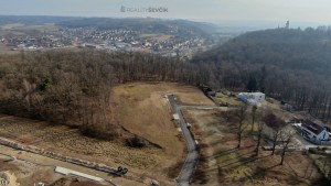 Prodej stavebního pozemku 1032 m2 v Hluboké nad Vltavou