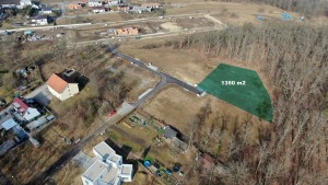 Prodej stavebního pozemku 1350 m2 v Hluboké nad Vltavou