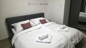 Pronájem bytu 2+kk, 52 m² – Novohradská 317/2, České Budějovice (centrum)