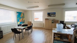 Prodej administrativní budovy s pozemkem – České Budějovice, Hlinská 415/23