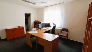 Prodej administrativní budovy s pozemkem – České Budějovice, Hlinská 415/23