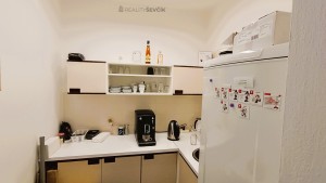 Prodej administrativní budovy s pozemkem – České Budějovice, Hlinská 415/23