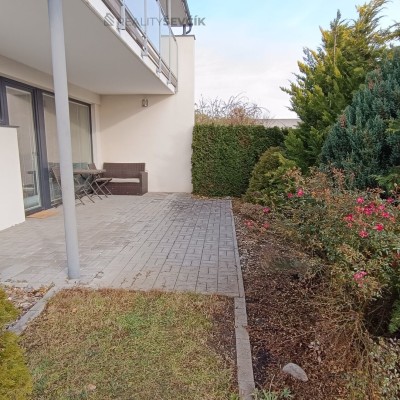 Prodej bytu 2+kk se zahradou, terasa 25 m², parkování pro 2 vozy – Hluboká nad Vltavou, Ječná ulice