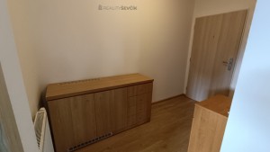Prodej bytu 2+kk se zahradou, terasa 25 m², parkování pro 2 vozy – Hluboká nad Vltavou, Ječná ulice