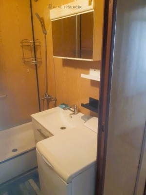 Prodej družstevního bytu 1+kk s lodžií, Dlouhá 31, České Budějovice