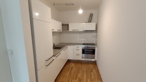 Byt 2+kk se zahradou 59 m², terasou a garážovým stáním v uzavřené Rezidenci Libuš, Praha 4