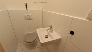 Byt 2+kk se zahradou 59 m², terasou a garážovým stáním v uzavřené Rezidenci Libuš, Praha 4