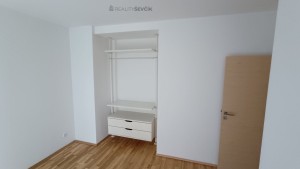 Byt 2+kk se zahradou 59 m², terasou a garážovým stáním v uzavřené Rezidenci Libuš, Praha 4
