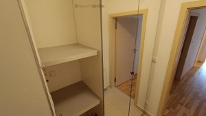 Byt 2+kk se zahradou 59 m², terasou a garážovým stáním v uzavřené Rezidenci Libuš, Praha 4