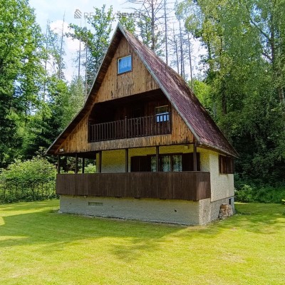 Prodej dřevěné chaty na soutoku Malše a Stropnice s vlastním pozemkem 553 m2