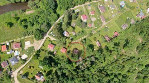 Prodej dřevěné chaty na soutoku Malše a Stropnice s vlastním pozemkem 553 m2
