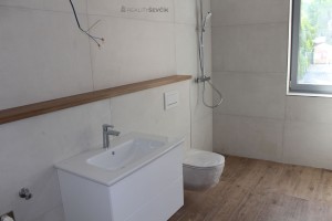 Pronájem bytu 2+kk s terasou, 51 m2 (83 m2) v Hluboké nad Vltavou
