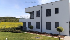 Pronájem bytu 2+kk s terasou, 51 m2 (83 m2) v Hluboké nad Vltavou