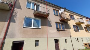 Prodej bytu s garáží a se zahrádkou ve dvojdomku v Českých Budějovicích