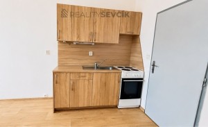 Pronájem zrekonstruovaného bytu 2+kk, 42 m², Pražská 7, České Budějovice