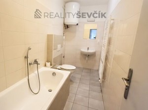 Pronájem zrekonstruovaného bytu 2+kk, 42 m², Pražská 7, České Budějovice