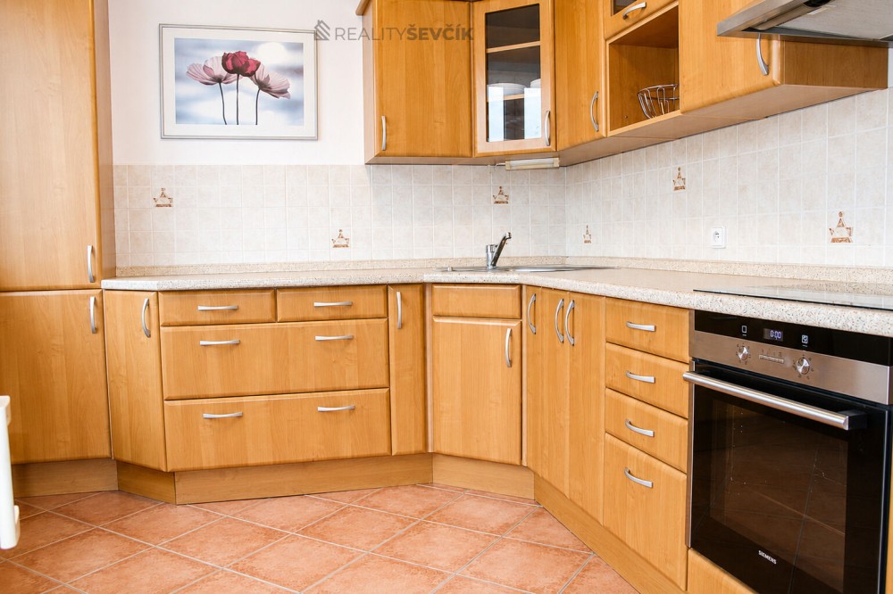 Pronájem bytu 2+1 s balkonem, 61,5 m² – Loucká, České Budějovice