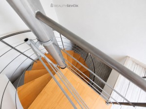 Prodej mezonetového bytu 3+kk, 93 m², terasa, garážové stání – Dobrá Voda u Č. Budějovic