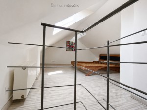 Prodej mezonetového bytu 3+kk, 93 m², terasa, garážové stání – Dobrá Voda u Č. Budějovic