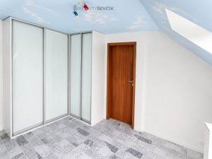 Prodej mezonetového bytu 3+kk, 93 m², terasa, garážové stání – Dobrá Voda u Č. Budějovic