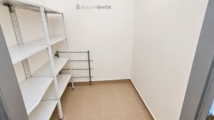 Prodej mezonetového bytu 3+kk, 93 m², terasa, garážové stání – Dobrá Voda u Č. Budějovic