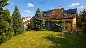 Prodej nadstandardního rodinného domu 5+1 s jídelnou, garáží, bazénem - Jabloňová, České Budějovice