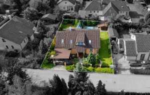 Prodej nadstandardního rodinného domu 5+1 s jídelnou, garáží, bazénem - Jabloňová, České Budějovice