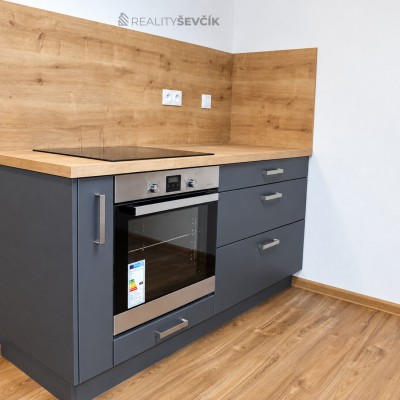 Pronájem bytu 2+kk, 60 m2 v ul. Nádražní ve Zlivi