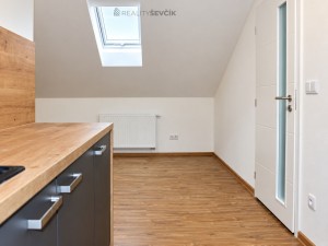 Pronájem bytu 2+kk, 60 m2 v ul. Nádražní ve Zlivi