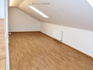 Pronájem bytu 2+kk, 60 m2 v ul. Nádražní ve Zlivi