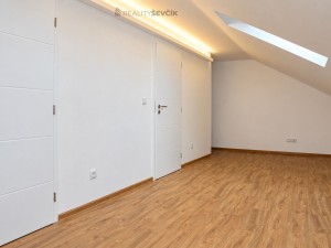 Pronájem bytu 2+kk, 60 m2 v ul. Nádražní ve Zlivi