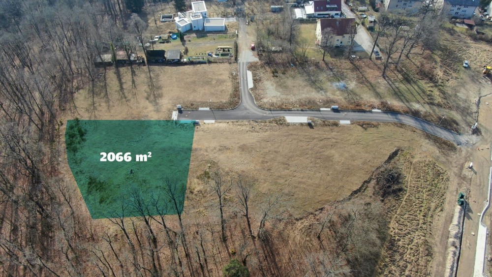 Prodej krásného stavebního pozemku 2066 m2 v Hluboké nad Vltavou