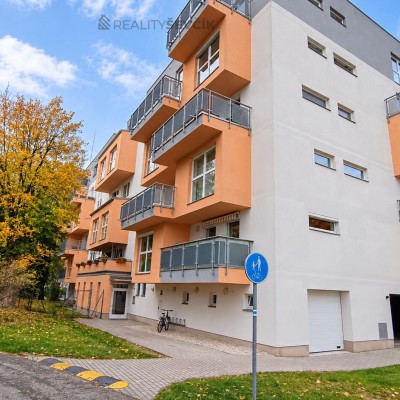 Pronájem bytu 2+kk, 54 m², balkon 12,6 m², garážové stání – České Budějovice, Plavská