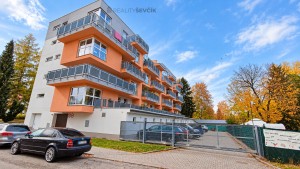 Pronájem bytu 2+kk, 54 m², balkon 12,6 m², garážové stání – České Budějovice, Plavská