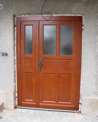Dveře exteriérové (masiv)