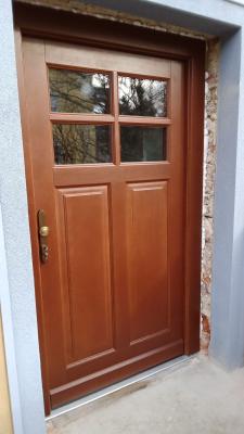 Dveře exteriérové (masiv)