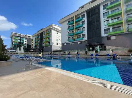 Turecká riviéra, nový moderní apartmán u moře, s bazénem, tenisovým kurtem, skluzavkami, posilovnou, garáží | WaeFoo.com