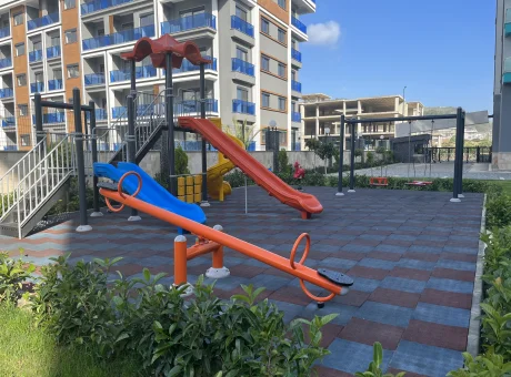 Turecká riviéra, nový moderní apartmán u moře, s bazénem, tenisovým kurtem, skluzavkami, posilovnou, garáží | WaeFoo.com