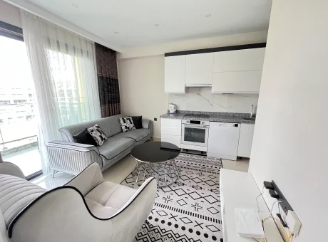 Turecká riviéra, nový moderní apartmán u moře, s bazénem, tenisovým kurtem, skluzavkami, posilovnou, garáží | WaeFoo.com