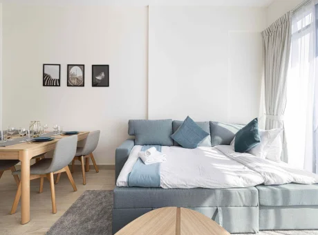 Stylový a prostorný 1BR apartmán | WaeFoo.com