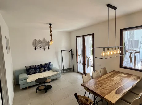 Reins Villa | WaeFoo.com