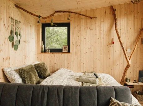 Krušnoglamp - Treehouse Krušnohled | WaeFoo.com