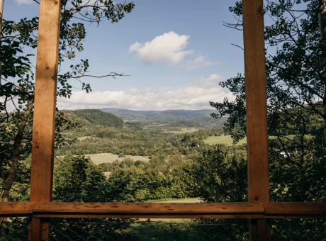 Krušnoglamp - Treehouse Krušnohled | WaeFoo.com