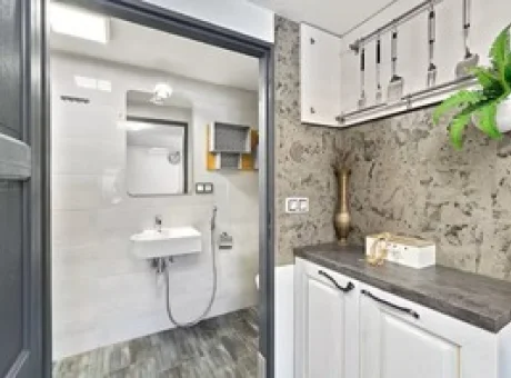 House Veronika | WaeFoo.com